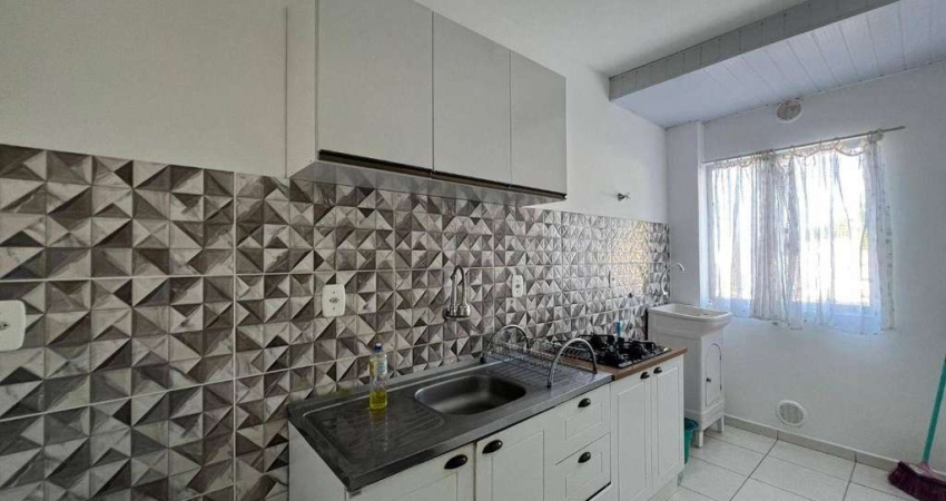Apartamento semimobiliado no bairro Espinheiros - Itajaí/SC