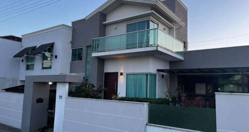 Casa com 3 dormitórios para alugar - Centro - Navegantes