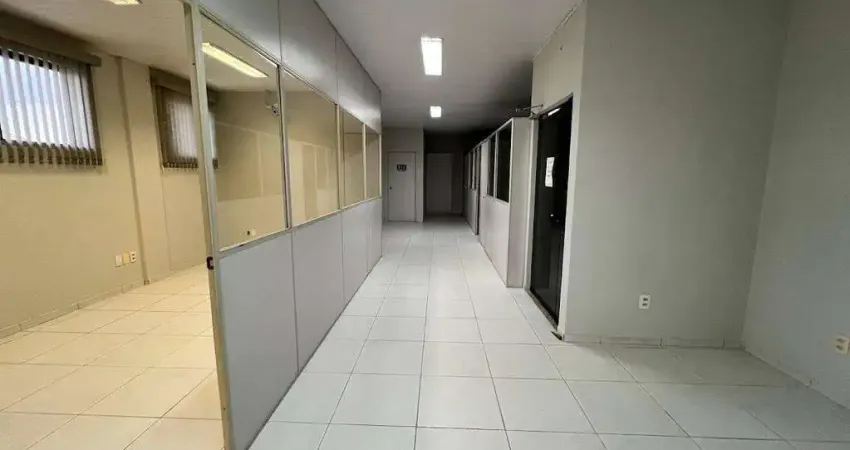 Casa comercial com 8 salas para alugar na Rua Imaruí, 180, São Judas, Itajaí