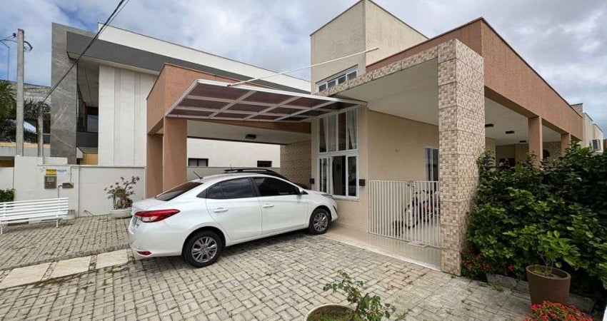 ibeda - Casa a venda no Condominio Green Club. Sala, 3 quartos (1 suíte 2 semi)