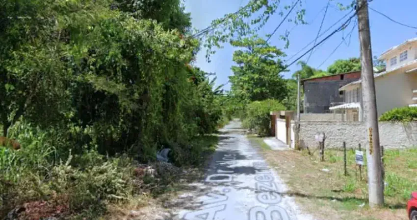 Terreno à venda na Avenida Irene Lopes Sodré, Itaipu, Niterói