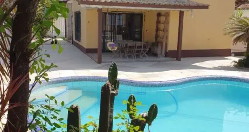 Casa com 4 quartos à venda na Rua Santo Antônio, Maravista, Niterói