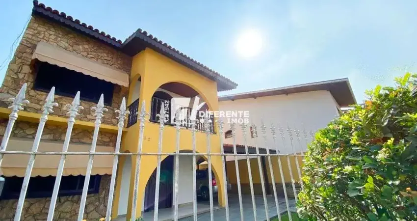 Casa com 3 dormitórios à venda, 429 m² por R$ 820.000,00 - Andrade Araújo - Nova Iguaçu/RJ