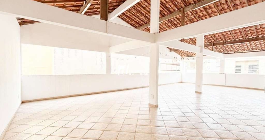 Casa com 3 dormitórios para alugar, 268 m² por R$ 3.663,48/mês - Centro - Nilópolis/RJ