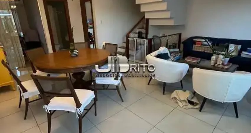 CASA TRIPLEX 3 QUARTOS  EM PATAMARES