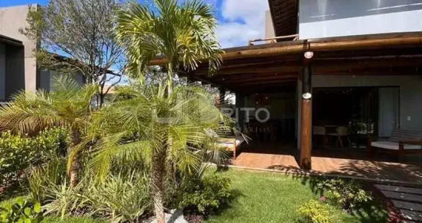 Casa belíssima com 3 suítes em praia do forte| porteira fechada