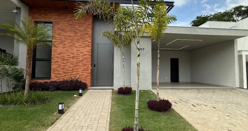 Linda casa terrea a venda com 3 suites, escritório e piscina em condominio no bairro itaici em indaiatuba sp