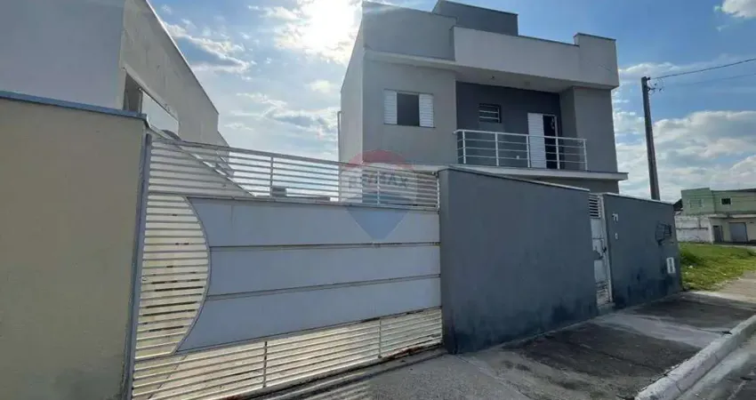 Sobrado moderno com 2 dormitórios e 2 vagas – aldeia da serra, caçapava/sp