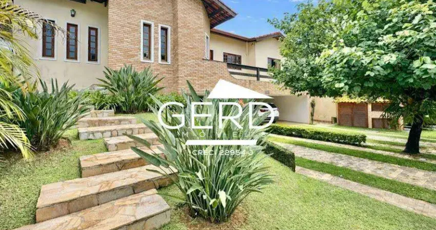 Casa à Venda em Cotia – 4 Dorms, 8 Vagas, Piscina | Granja Viana II