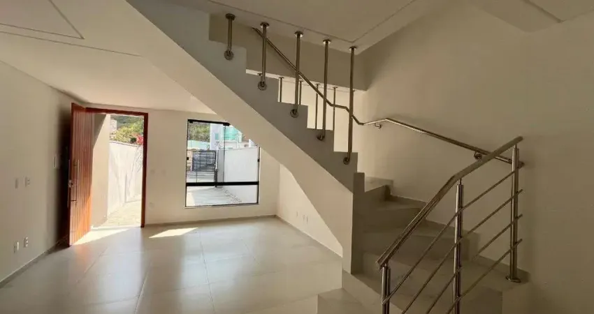 Sobrado para venda em joinville, jardim sofia, 3 dormitórios, 1 suíte, 2 banheiros, 2 vagas