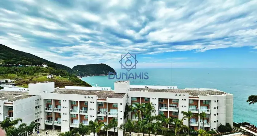 Apartamento em prédio de frente para o mar à venda na praia da enseada