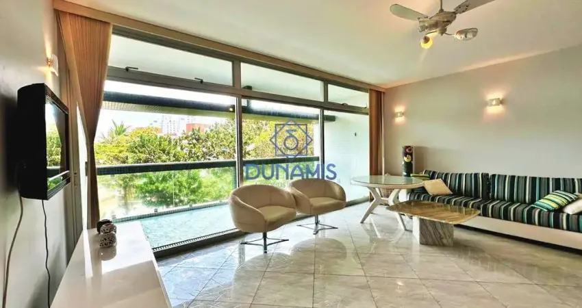 Apartamento em prédio de frente para o mar à venda na praia da enseada