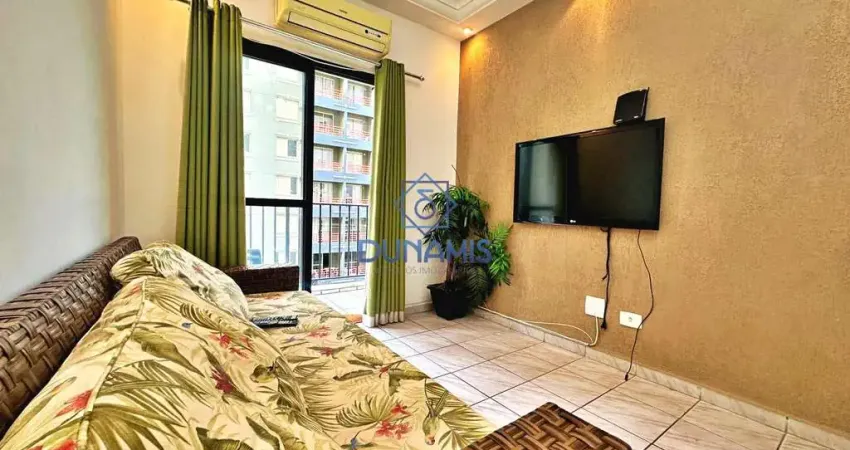 Apartamento reformado na praia da enseada - prédio com lazer