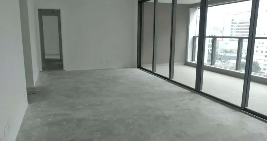 Apartamento em andar alto, com ótima vista, localizado na vila nova conceição.