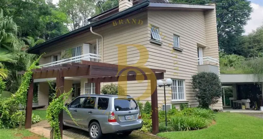 Casa de condomínio com 502 m², 4 quartos sendo 4 suítes à venda no bairro jardim petropolis.