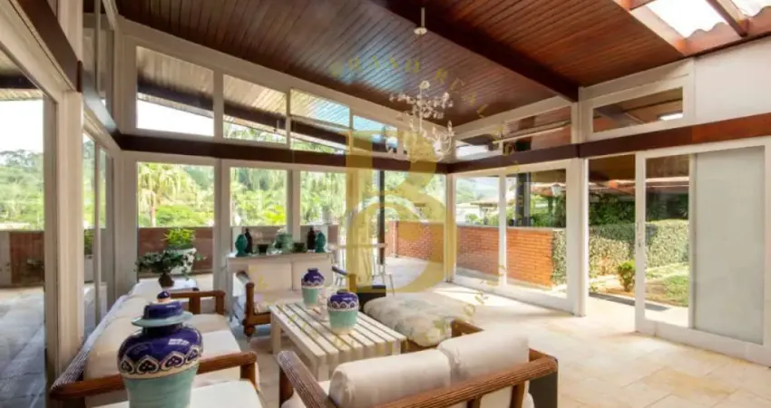 Casa com 600 m², 4 quartos sendo 4 suítes à venda no bairro real parque.