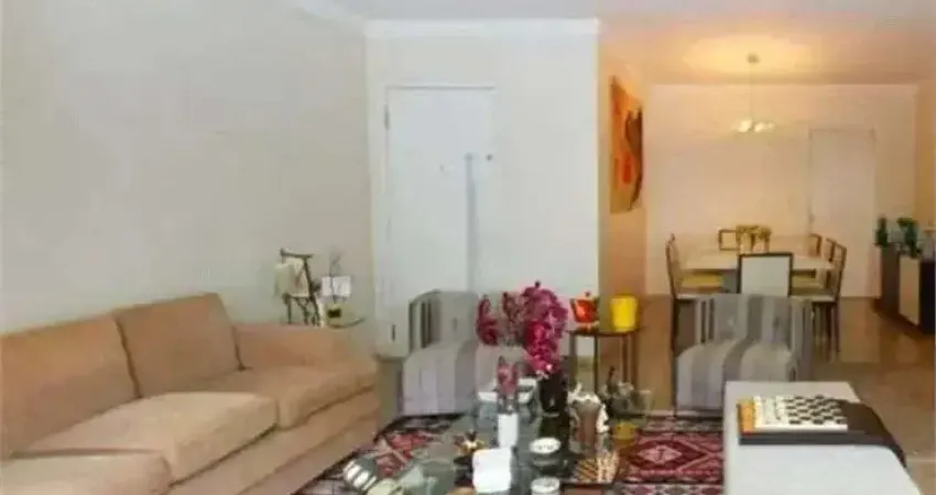 Apartamento com 230 m², 4 quartos sendo 1 suíte à venda no bairro moema pássaros.