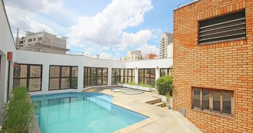 Cobertura com 350 m², 4 quartos sendo 3 suítes à venda no bairro alto de pinheiros.