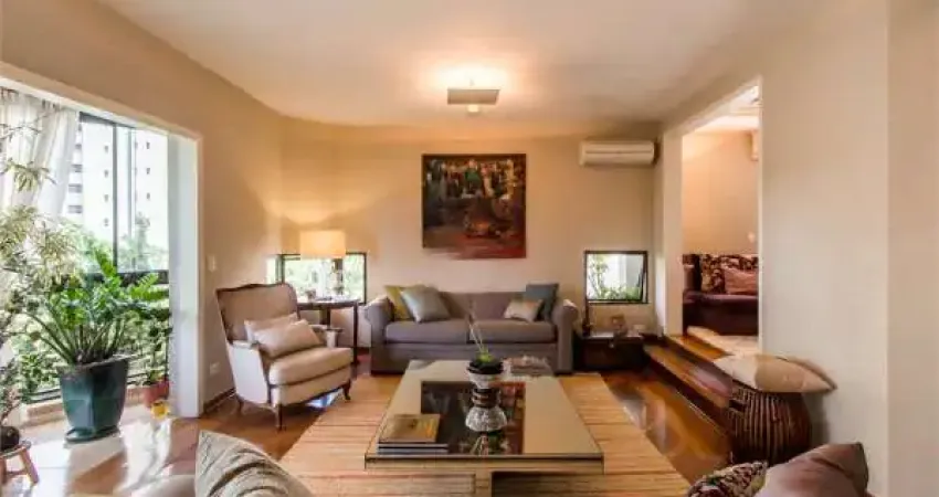 Apartamento reformado á venda em moema, 172m², 4 quartos , 3 vagas.