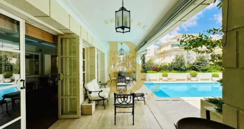 Cobertura á venda de 750m², com 03 suítes e 4 vagas no jardim américa.