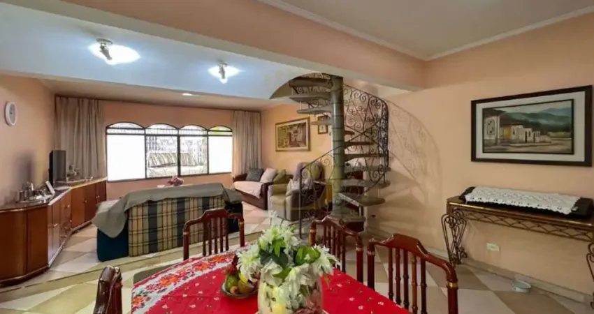 Casa com 120 m², 3 quartos sendo 1 suíte e 3 vagas à venda no bairro parque colonial.