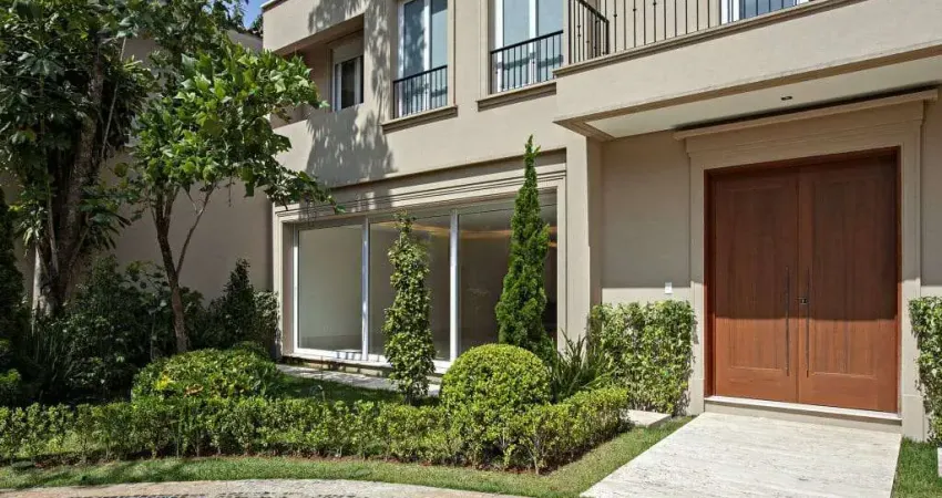 Casa com 900 m², 5 suítes e 7 vagas de garagem à venda no jardim europa.