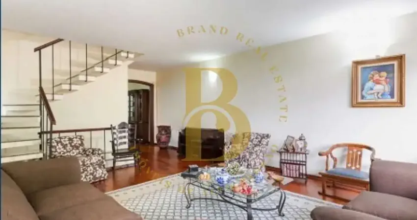 Casa á venda de 243m² privativo, com 3 quartos e 2 vagas no bairro alto de pinheiros.