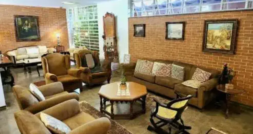 Casa com 380 m², 7 quartos sendo 1 suíte à venda no bairro alto de pinheiros.