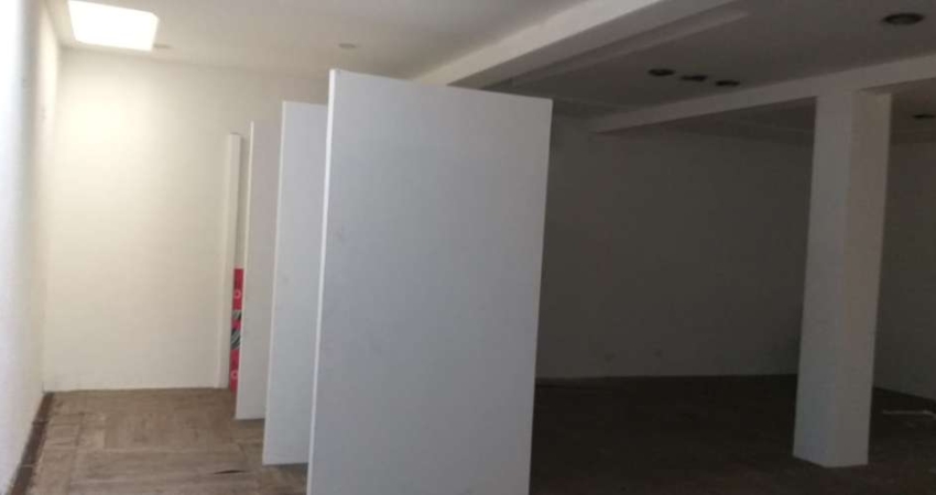 Casa comercial para alugar na Rua Bernardino de Campos, 221, Campo Belo, São Paulo