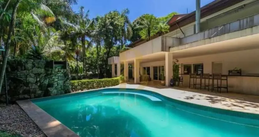 Casa impecável á venda em condomínio fechado com segurança,  no jardim cordeiro, 4 suítes, 5 vagas