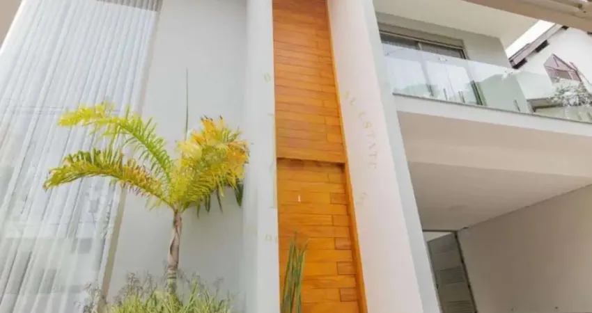 Casa moderna e luxuosa em bolsão fechado no city campo grande