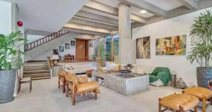 Casa reformada no alto da boa vista com 720 m² de área construída 4 suítes 8 vagas