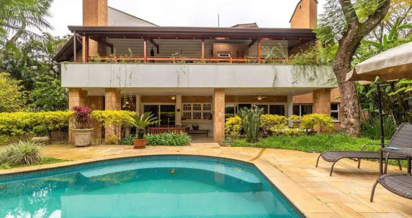 Espetacular casa em condomínio fechado, localizada no jardim cordeiro.