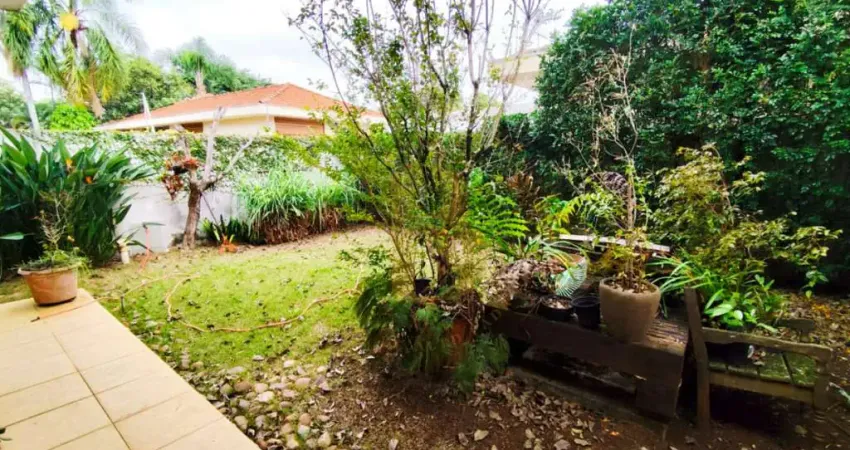 Casa com 344 m² de área construída, 4 quartos sendo 4 suítes à venda no bairro alto de pinheiros.