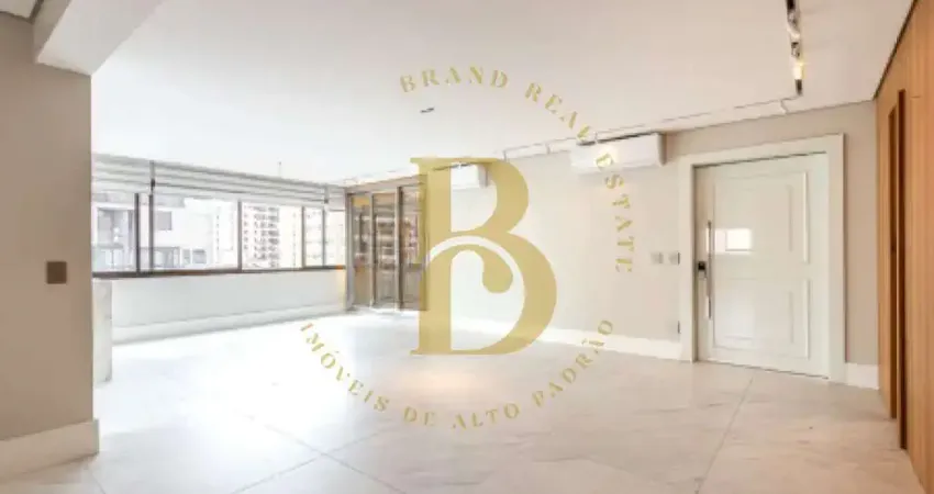 Apartamento reformado à venda em moema com 162 m², 3 suítes e 3 vagas.