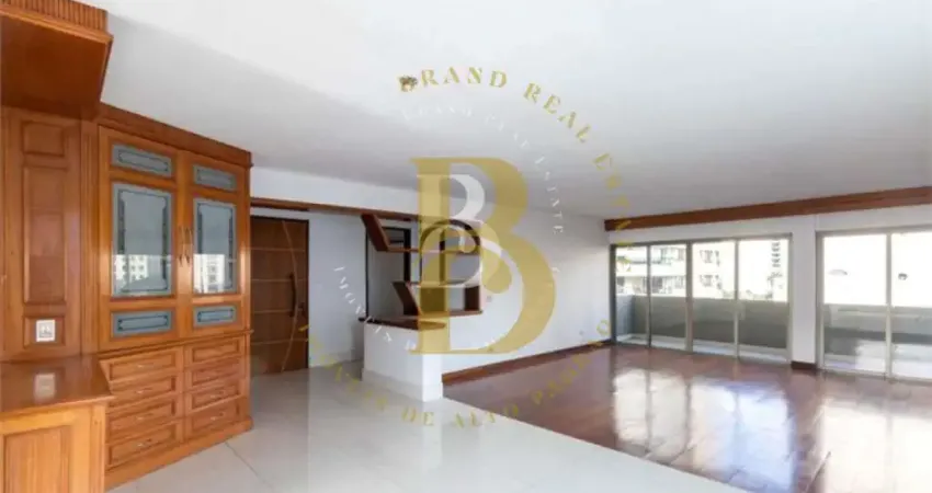 Apartamento em localização privilegiada e vista panorâmica em moema.