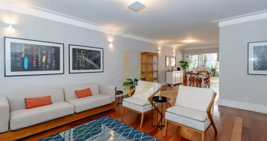 Casa à venda com 207m² - 4 quartos (2 suítes) - 2 vagas - closet - reformada - alto da boa vista