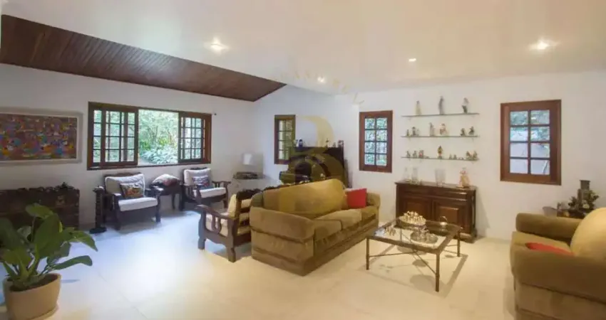 Casa à venda alto da boa vista - 3 quartos (1 suíte) - 2 salas - 4 vagas - 561m² / sp