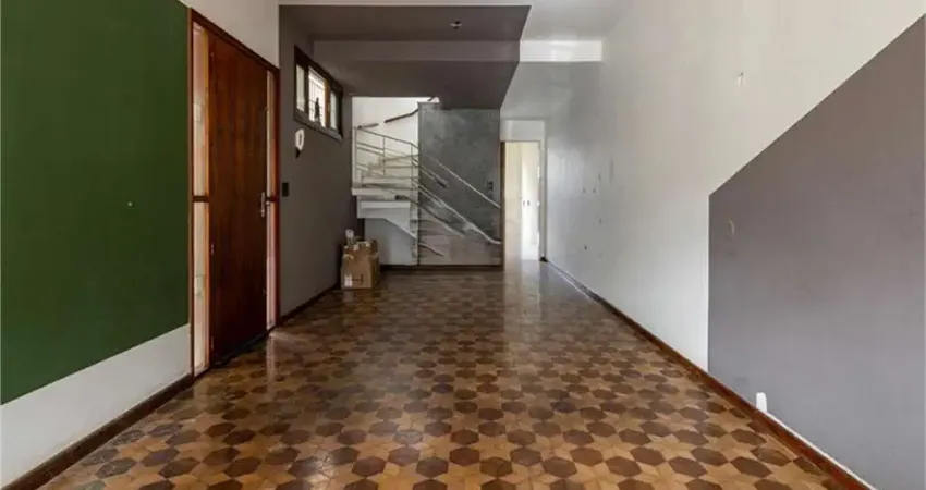 Sobrado com 130 m², 3 quartos sendo 1 suíte à venda no bairro campo belo.