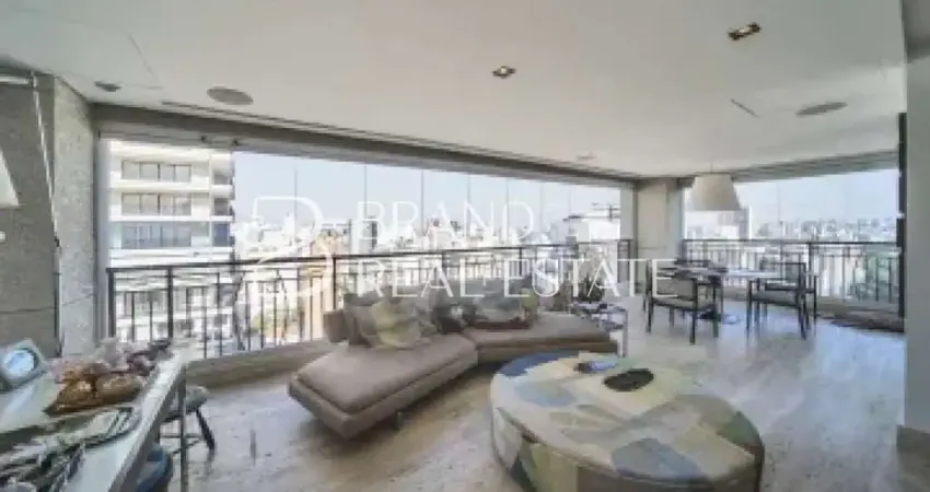 Cobertura á venda com 690 m², 4 quartos e 07 vagas no Jardim Paulista.