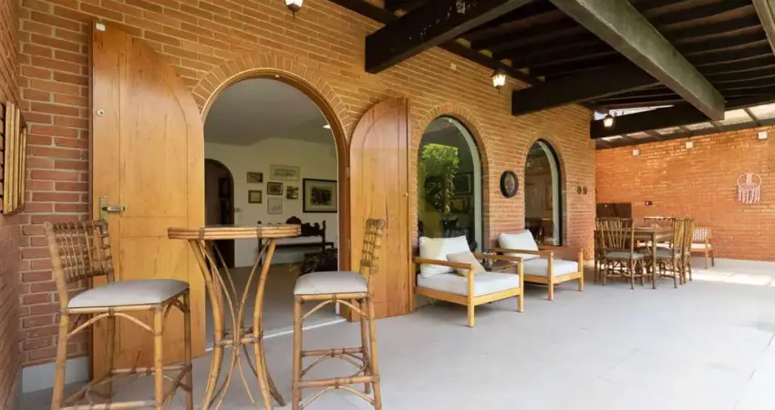 Casa á venda de 496m², com 5 dormitórios e 4 vagas no bairro alto de pinheiros