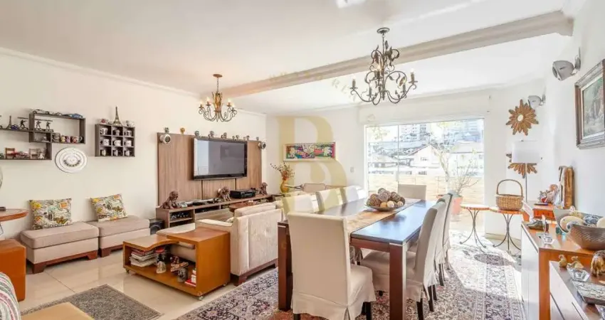 Casa á venda em condomínio fechado de 250m² , com 03 suítes e 04 vagas na vila sônia