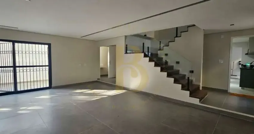 Casa á venda de 280m² privativos, 5 quartos, 3 suítes, e 4 vagas, piscina, na city campo grande,