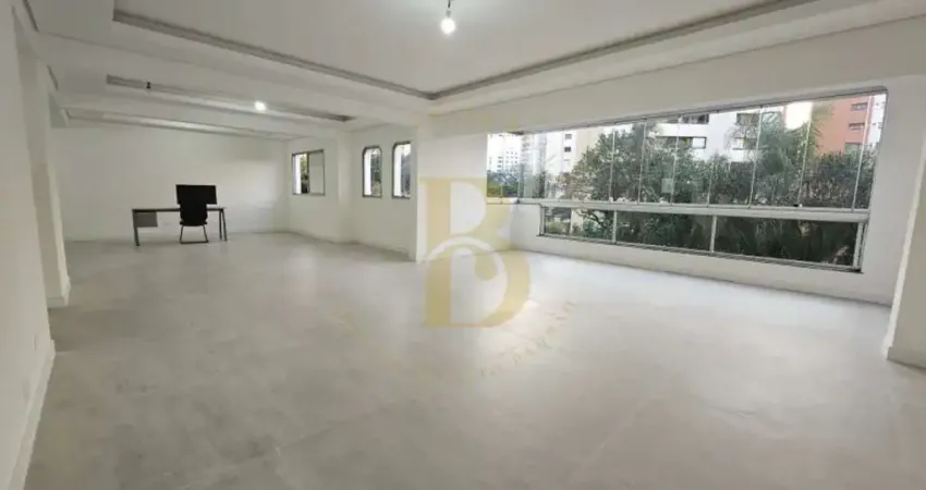 Apartamento á venda com 200m², 3 quartos e 3 vagas no campo belo.