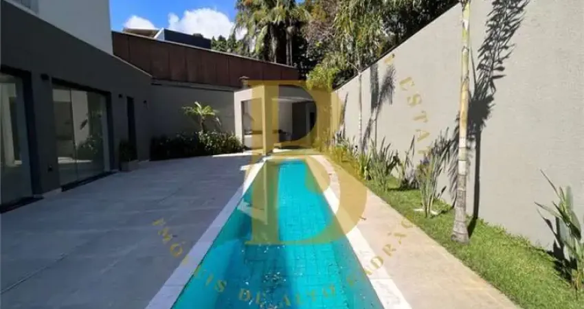 Casa com 900 m², 5 quartos sendo 5 suítes à venda no bairro jardim europa.