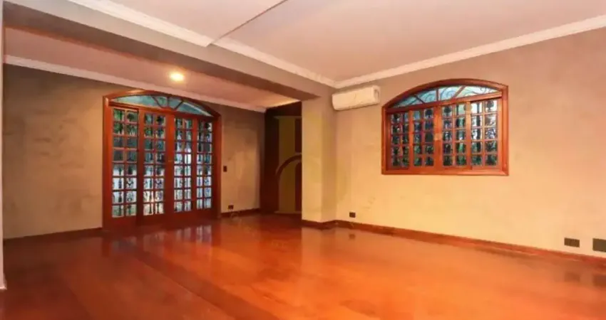 Casa de vila á venda com 240 m², 3 suítes e 2 vagas bairro jardim paulista.