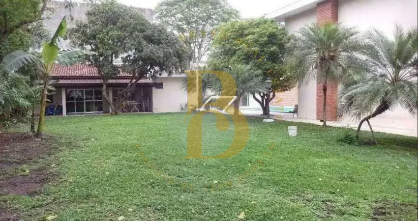 Casa á venda no brooklin, 700m², 4 suítes, 5 vagas e piscina, quintal e área verde.