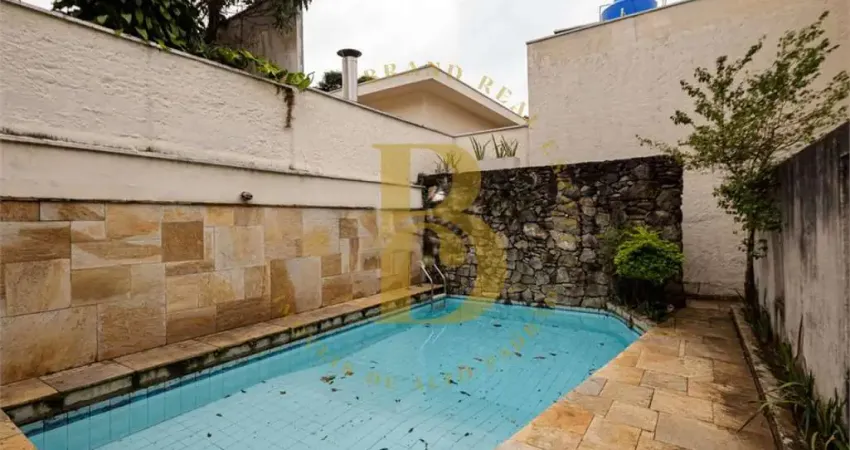 Casa de vila com 340 m², 4 quartos sendo 1 suíte à venda no bairro granja julieta.