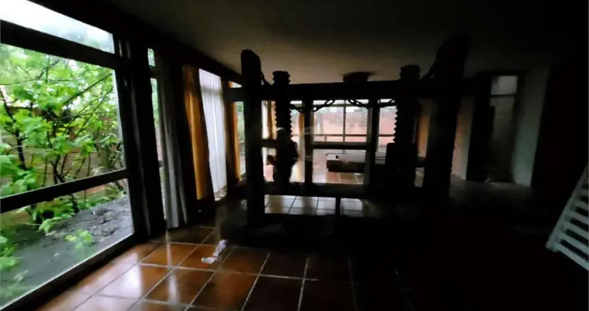 Casa de vila com 300 m², 3 quartos sendo 3 suítes à venda no bairro granja julieta.