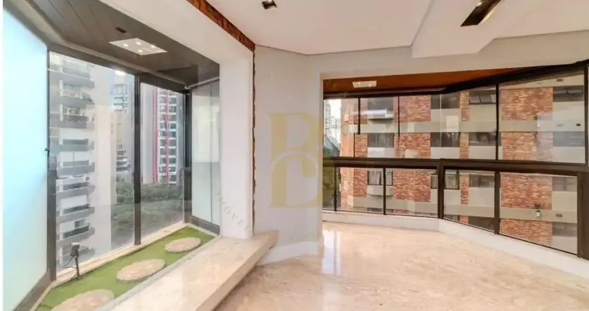 Apartamento reformado á venda de 206m², com 03 suítes na vila nova conceição